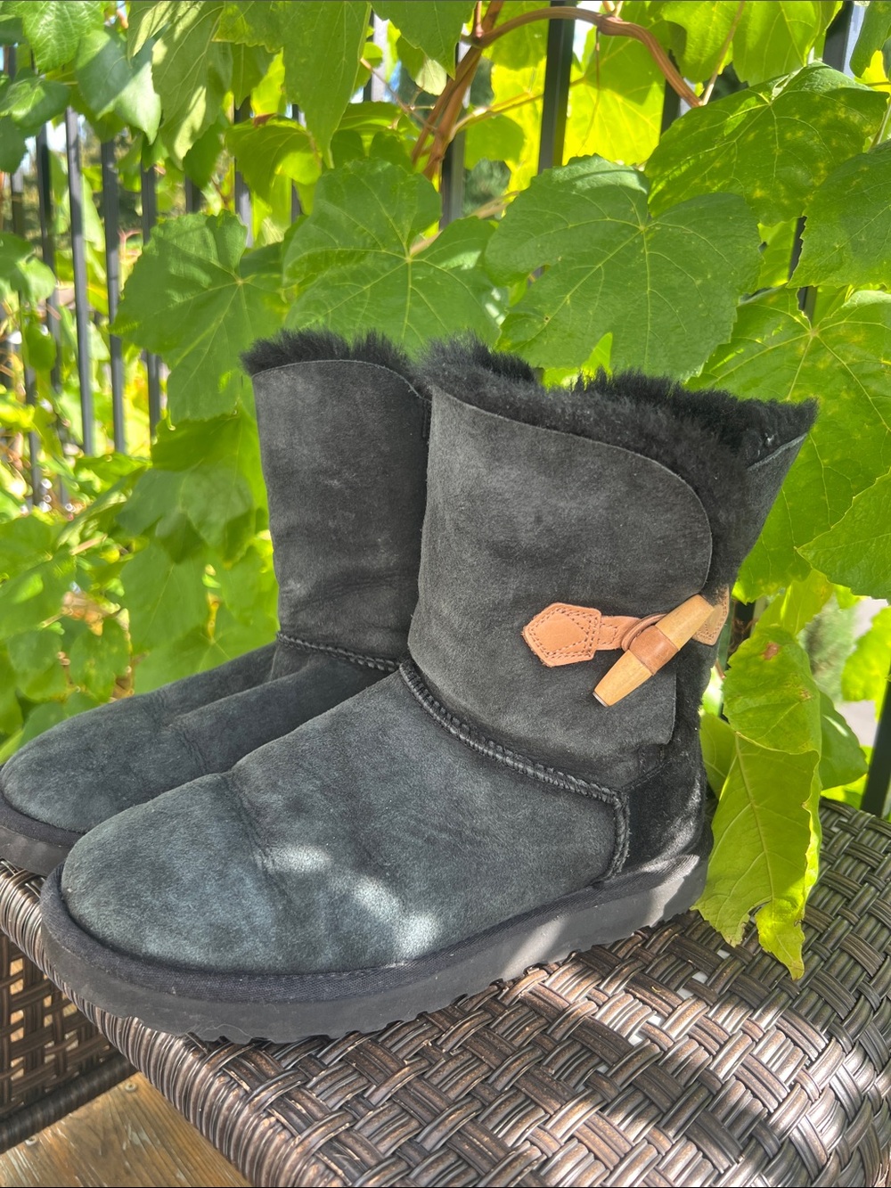 UGG Black Kelly Suede Shearling Boots with Tan Toggle - Picture 4 of 17